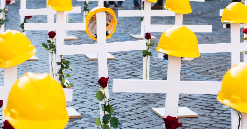PER LA CINA COMUNISTA UN’OCCUPAZIONE DI QUALITA’ E’ UNA PRIORITA’. MENTRE IN ITALIA ALTRI 4 MORTI E 4 FERITI